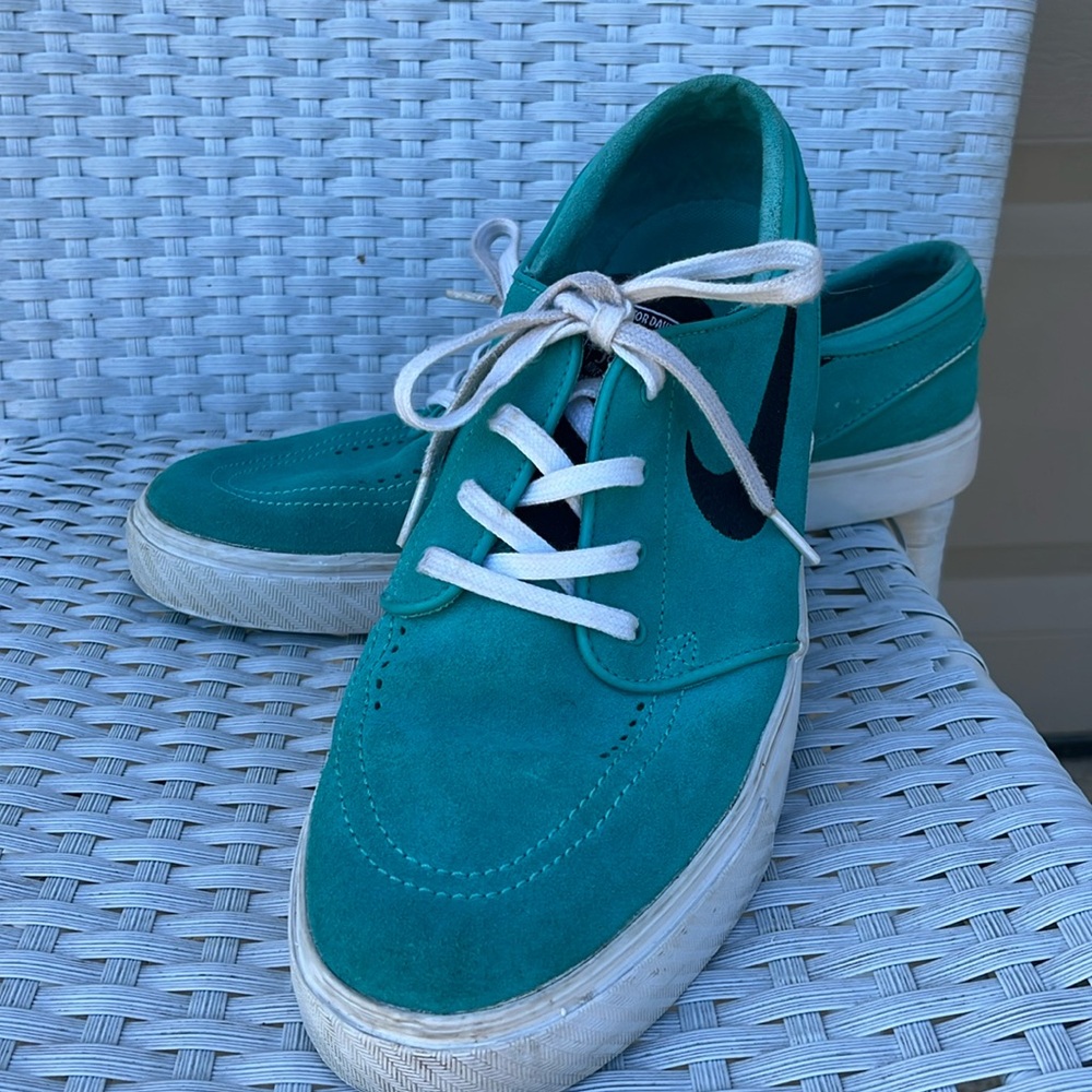 Men’s Nike Stefan Janoski Suede Leather skateboard shoes. Size 11